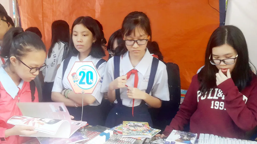 Học sinh sôi nổi tham gia ngày hội sách