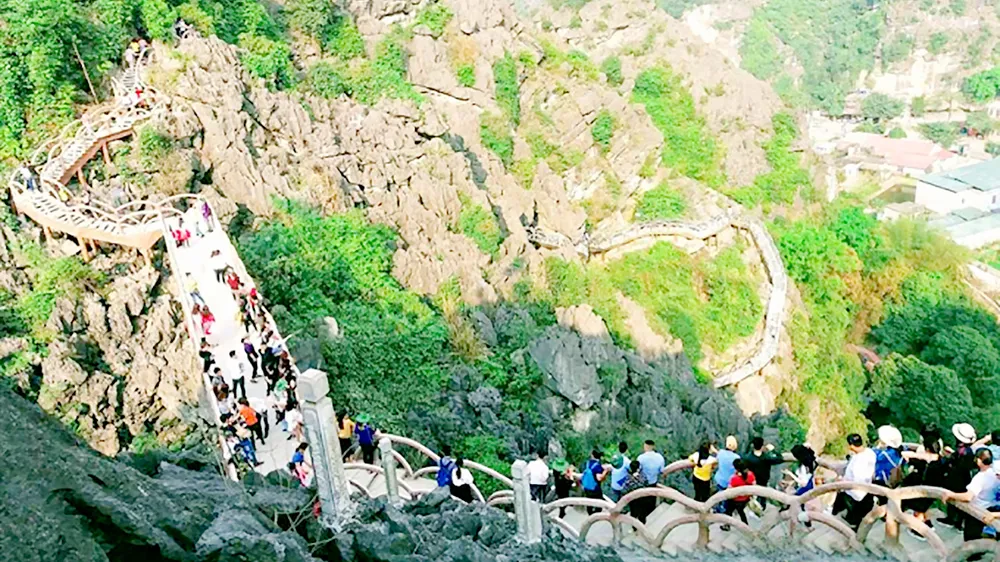 Công trình trái phép tại di sản Tràng An: Lo ngại bị UNESCO “tuýt còi”