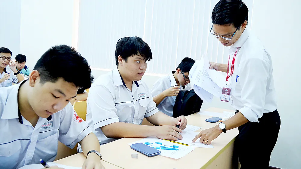 Cần phương cách kiểm soát việc tuyển vượt chỉ tiêu