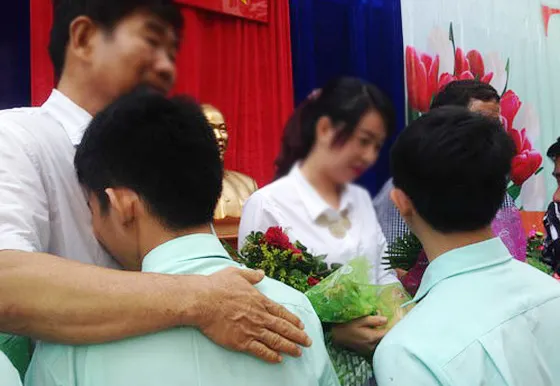 Tổ chức lễ tri ân và trưởng thành vui tươi, ít tốn kém 