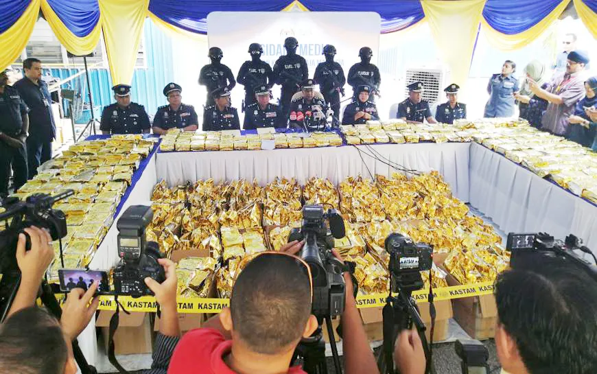 1,2 tấn ma túy đá đội lốt trà vào Malaysia