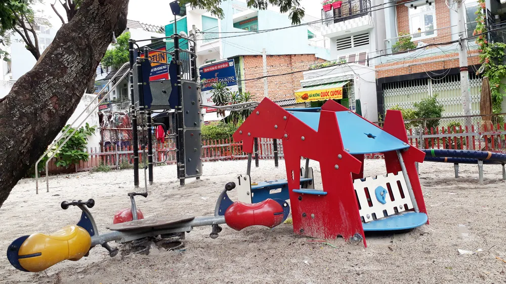 Khu vui chơi tự phát thiếu an toàn
