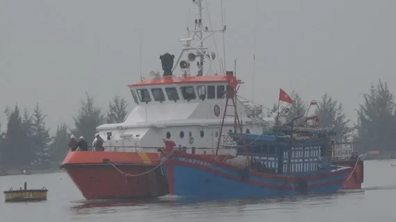 Áp thấp gần bờ, vịnh Bắc bộ nằm trong vùng nguy hiểm