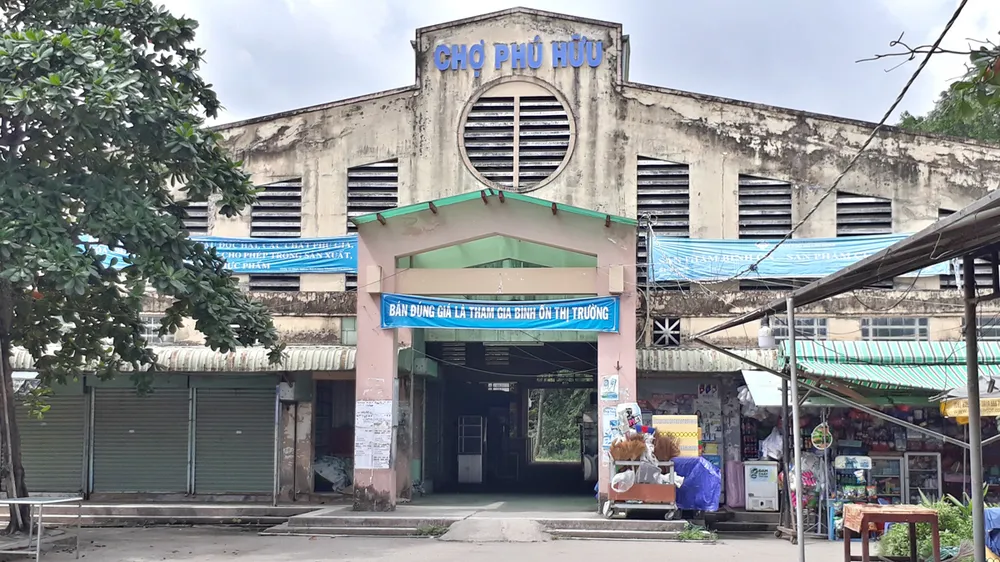 Tìm giải pháp cho những ngôi chợ bỏ hoang 