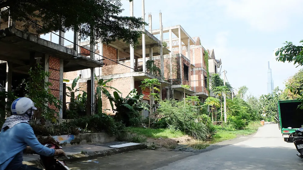 Khu biệt thự bỏ hoang gần 10 năm 