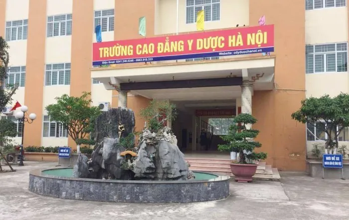 Trường Cao đẳng Y Dược Hà Nội tuyển sinh “chui” tại TPHCM
