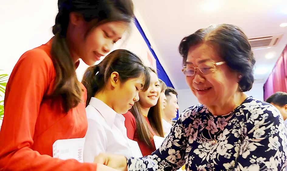 Tiếp sức học trò nghèo vùng cao, hải đảo