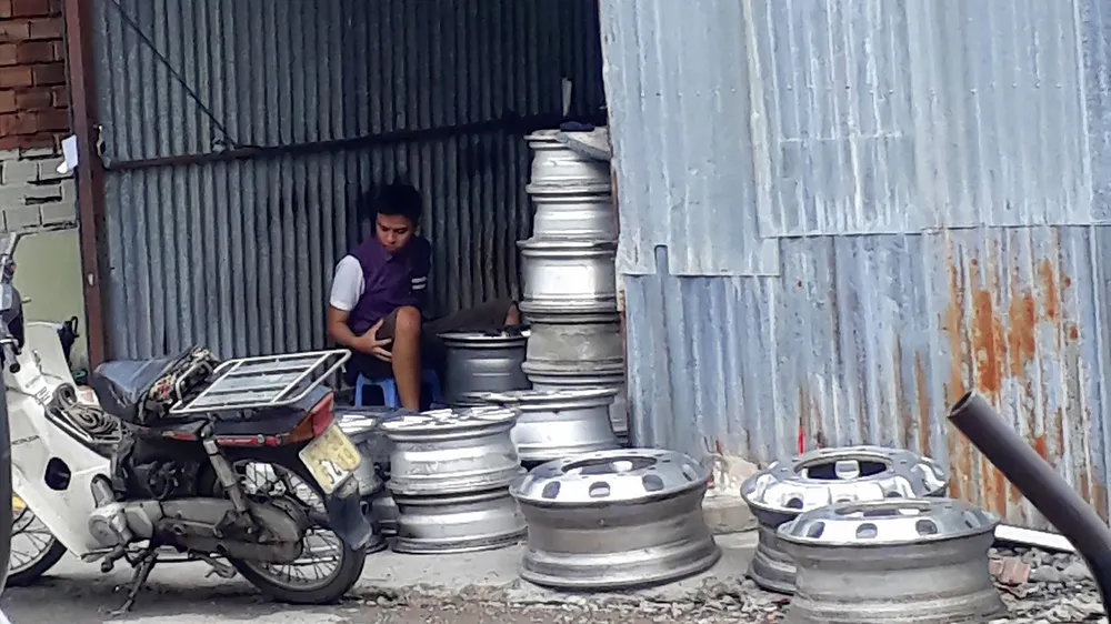 Khốn khổ vì ô nhiễm hóa chất và tiếng ồn