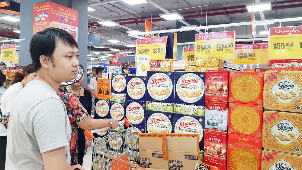 Sôi động hàng hóa ở miền Tây