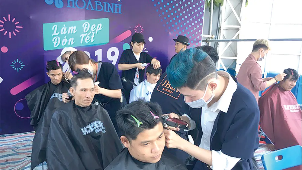 Gần 700 công nhân tham gia chương trình “Làm đẹp đón Tết 2019”