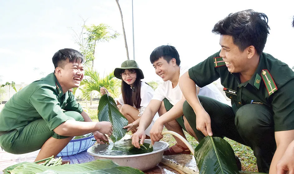 Vui xuân mới không quên nhiệm vụ