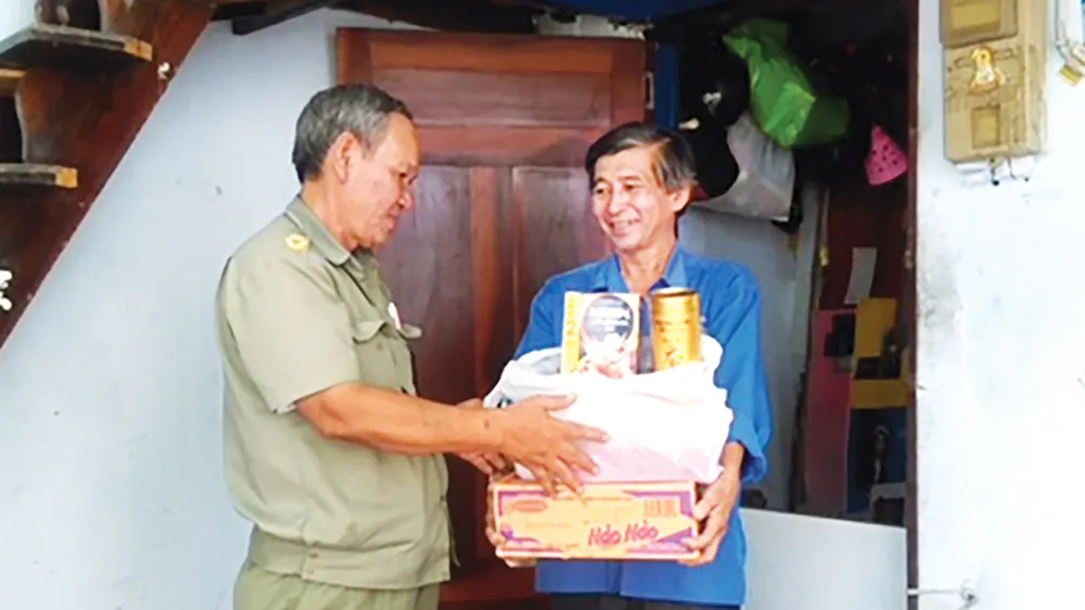 Ấm áp tình thân, sẻ chia yêu thương