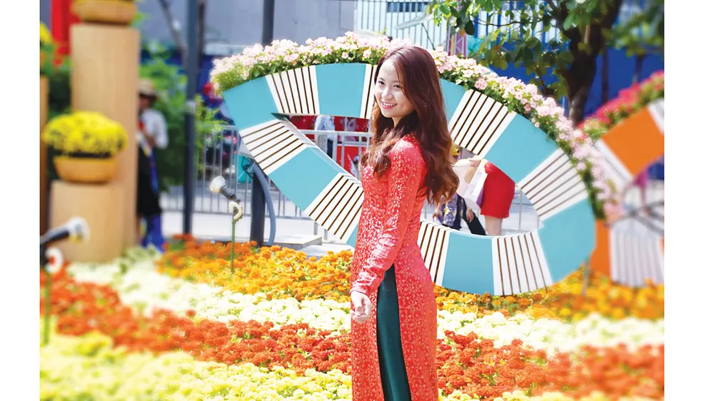  Áo dài xuống phố ngày tết