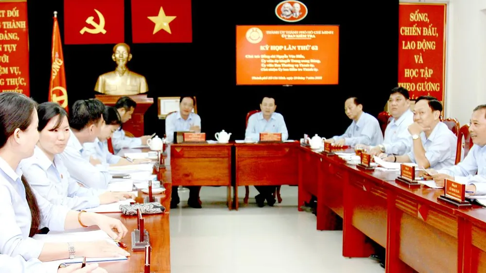 Công khai sai phạm để răn đe