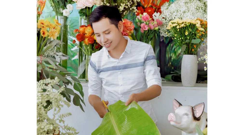 Độc đáo gói hoa bằng lá chuối