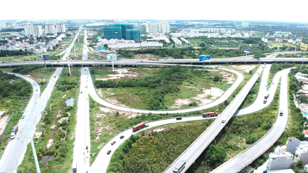 Đoạn giao giữa tuyến Vành đai 2 và cao tốc TPHCM - Long Thành - Dầu Giây. Ảnh: CAO THĂNG 