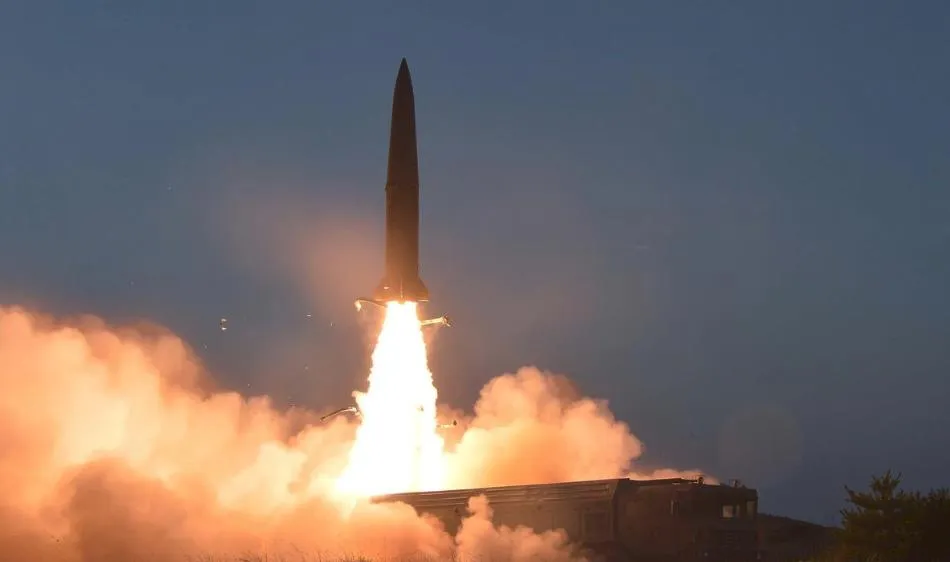 Hình ảnh về vụ phóng tên lửa mới của Triều Tiên, do KCNA phát hành vào ngày 26-7-2019. Ảnh: KCNA/REUTERS