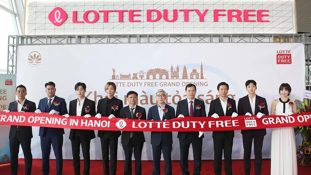  Lễ khai trương cửa hàng Lotte Duty Free tại Sân bay Quốc tế Nội Bài, Hà Nội. Ảnh: Lotte