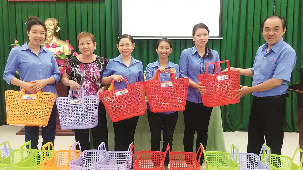 UBND phường 1, quận 3: Nói không với rác thải nhựa