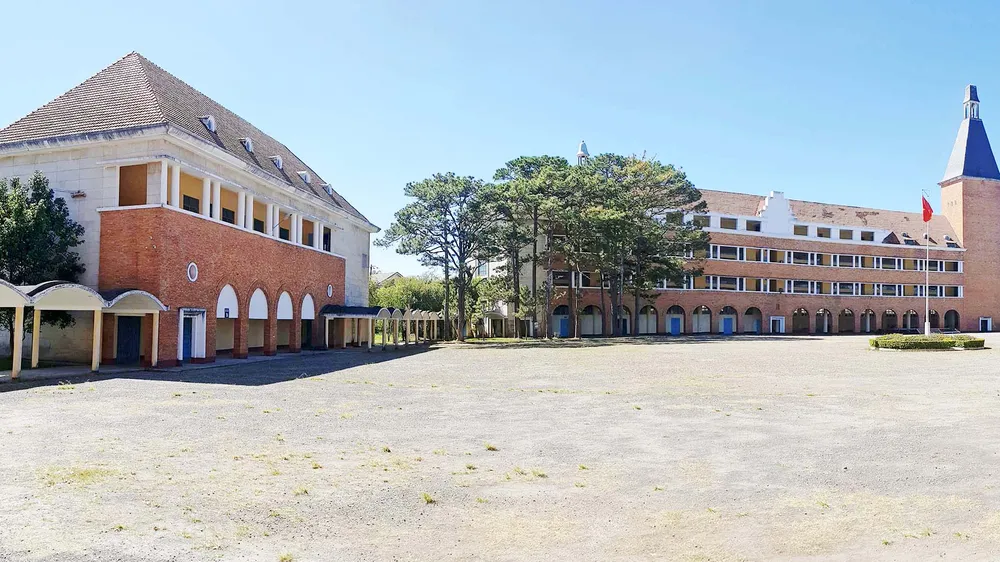 Trường Cao đẳng Sư phạm Đà Lạt được Hiệp hội Kiến trúc sư thế giới (UIA) công nhận là một trong số 1.000 công trình xây dựng độc đáo nhất của thế giới trong thế kỷ XX