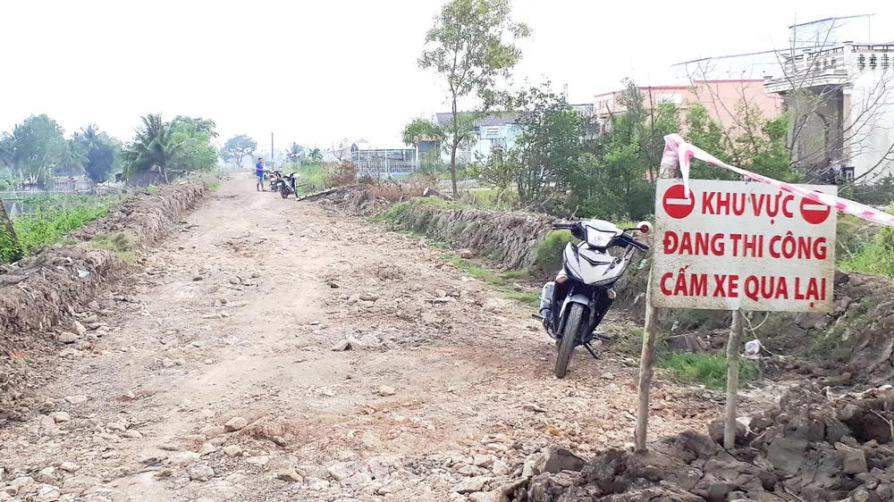 Đê biển Tây ở Cà Mau, đoạn vòng qua cống Đá Bạc bị thắt “cổ chai” do vướng mặt bằng