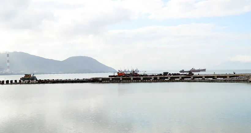 Khẩn trương giải phóng mặt bằng bãi đổ thải tại cảng Vũng Áng