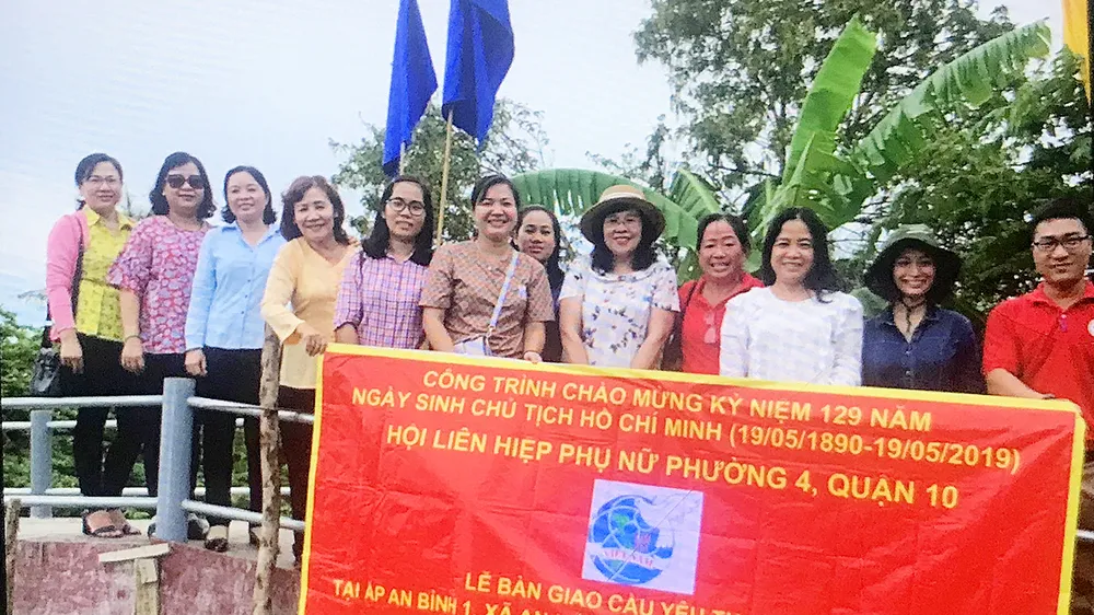 Thầm lặng giúp đỡ người nghèo
