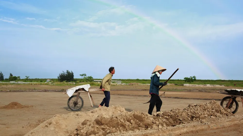 Ra mắt tập thơ Tổ quốc chát mặn mồ hôi