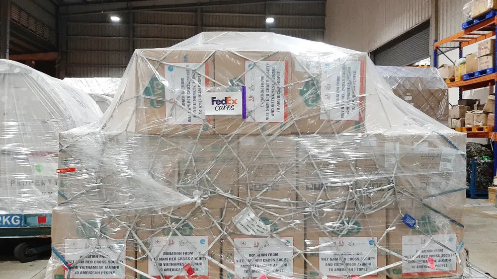 FedEx vận chuyển lô hàng cứu trợ đến Hoa Kỳ trong cuộc chiến chống lại COVID-19
