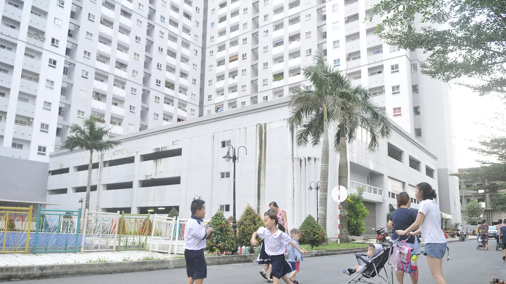 Gian truân xây nhà ở xã hội