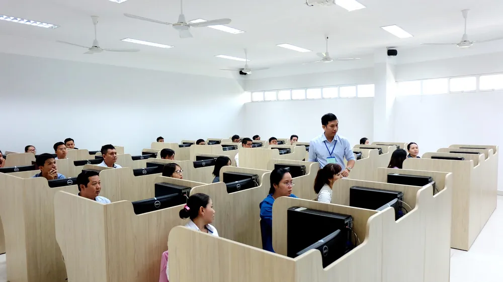 Cán bộ là nguồn lực phát triển quan trọng của TPHCM