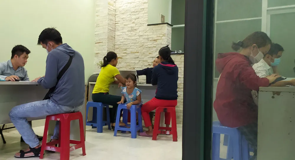 Cảnh giác “cò” dịch vụ việc làm