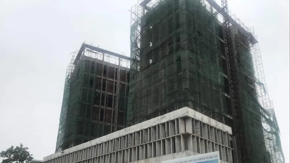 Nghệ An: Rơi thang vận thăng, 3 công nhân tử vong