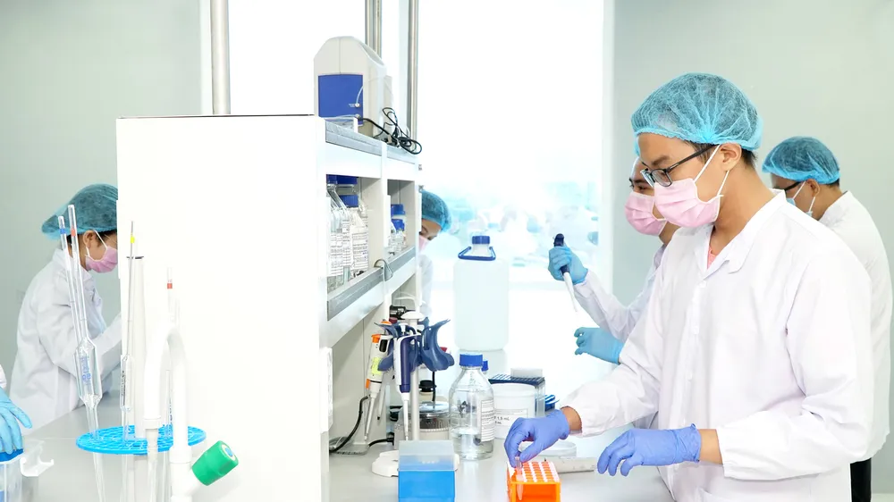 TPHCM - Hơn 400 ngày gồng mình chống dịch - Bài 2: Những “lá chắn thép”