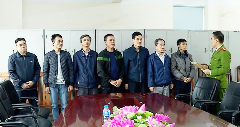 Điều tra 7 người nhận hối lộ tại 2 trung tâm đăng kiểm ở Hưng Yên