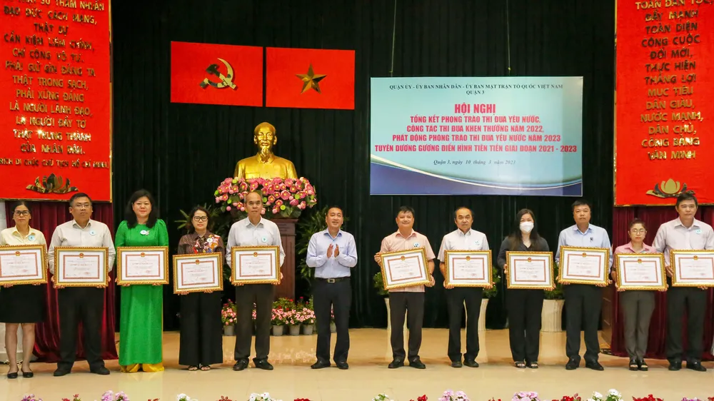 Thi đua yêu nước phải đi đến từng cán bộ, người dân
