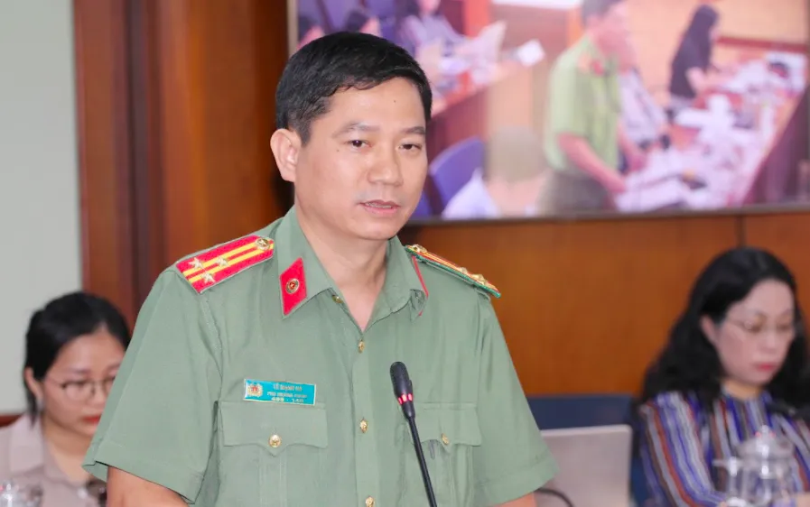 Thượng tá Lê Mạnh Hà, Phó Phòng Tham mưu, Công an TPHCM, trả lời tại họp báo. Ảnh: THẢO LÊ