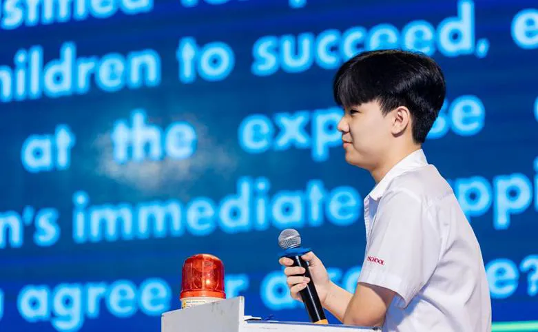 Nghẹt thở phút giây tranh biện vòng chung kết cuộc thi Voice of iSchool