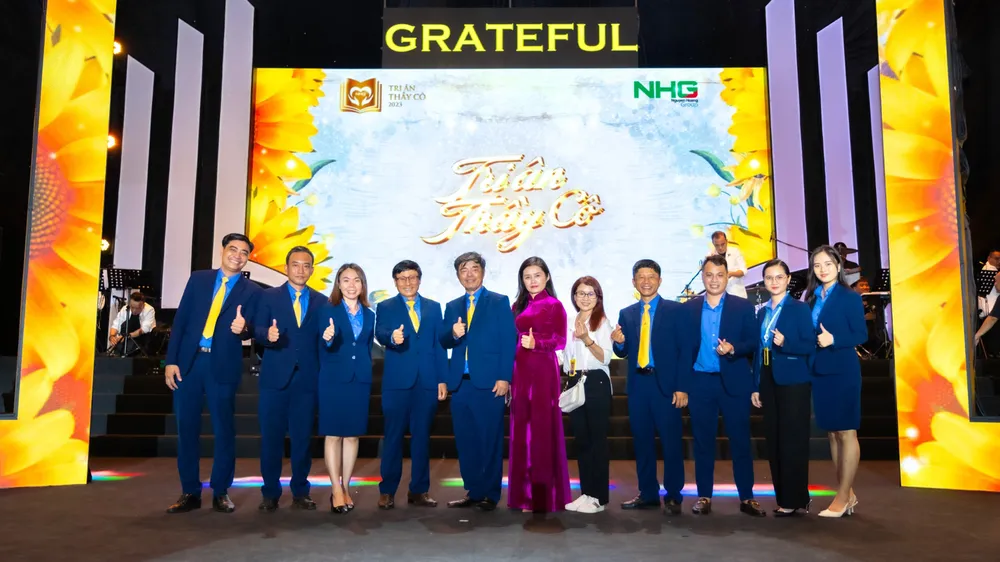Chương trình “Tri ân Thầy Cô 2023” lần đầu tiên được tổ chức ngoài trời tại khuôn viên Trường Đại học Gia Định