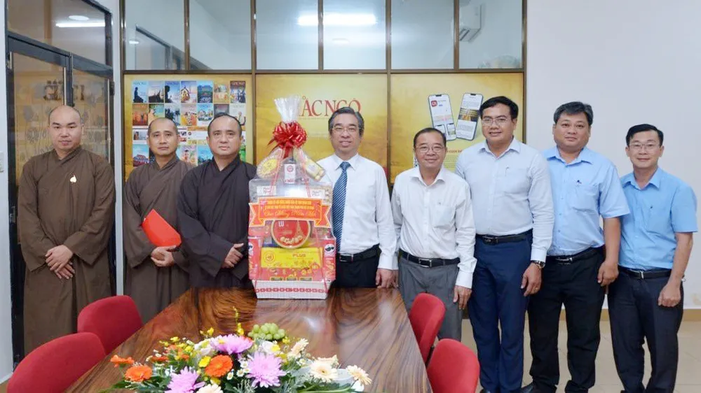 Đồng chí Nguyễn Phước Lộc thăm, chúc tết Báo Giác Ngộ