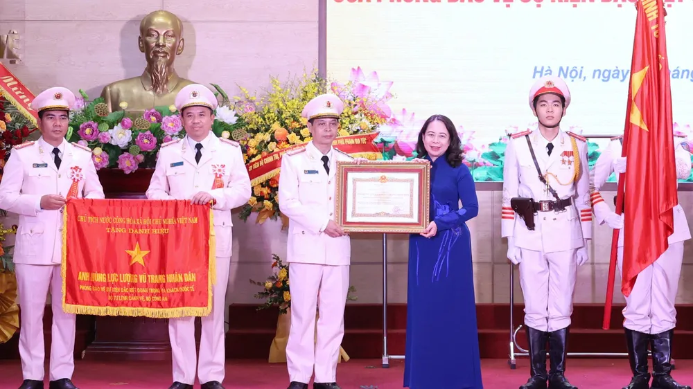 Dựa vào nhân dân, phát huy sức mạnh tổng hợp của hệ thống chính trị trong công tác cảnh vệ