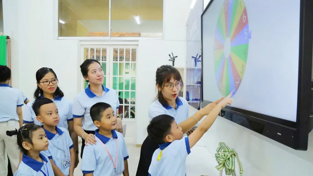 Trường học xây dựng quy định sử dụng AI ra sao?