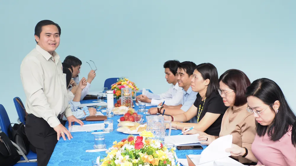 Ông Cao Thanh Bình, Trưởng Ban Văn hóa - Xã hội (HĐND TPHCM) chủ trì buổi làm việc với Trường TH-THCS-THPT Lê Thị Riêng (phường Thới An) về tình hình cơ sở vật chất phục vụ công tác giảng dạy và học tập