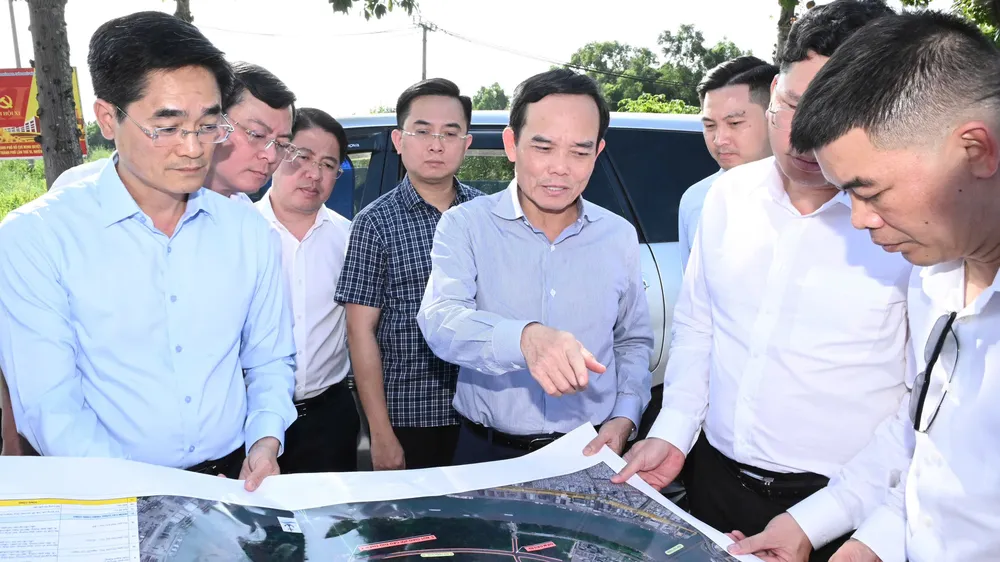 Bí thư Thành ủy TPHCM Trần Lưu Quang kiểm tra tiến độ xây dựng hạ tầng kỹ thuật Khu đô thị mới Thủ Thiêm