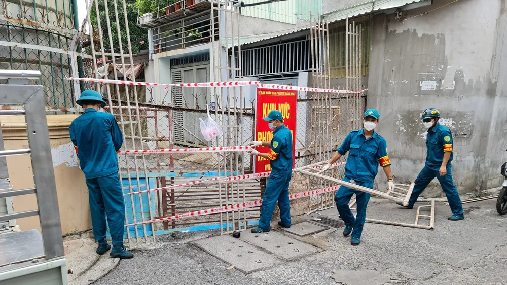 Khởi tố vụ đi chơi ma túy mắc Covid-19 khiến 3 ấp bị phong tỏa