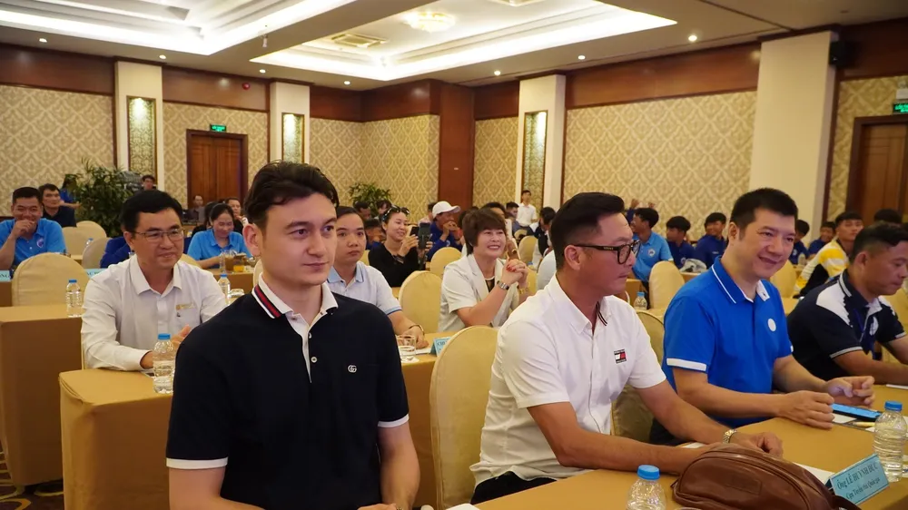 Thủ môn ĐTQG Đặng Văn Lâm dự buổi họp báo và tổ chức bốc thăm Giải bóng đá thiếu niên nhi đồng - Cúp Truyền hình BRT lần thứ 5