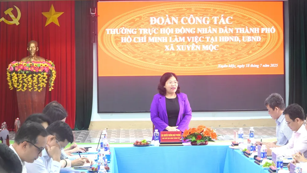 Đoàn công tác số 5 của Thường trực HĐND TPHCM làm việc với lãnh đạo Đảng ủy, HĐND, UBND xã Xuyên Mộc