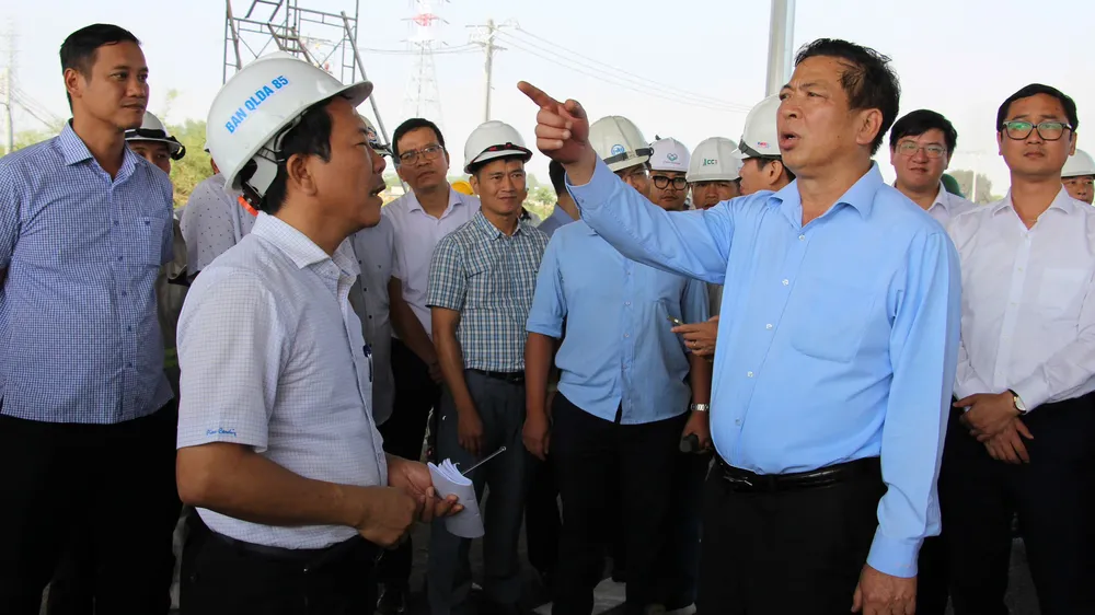 Bộ trưởng Bộ Xây dựng Trần Hồng Minh kiểm tra tiến độ thi công dự án đường cao tốc Biên Hòa - Vũng Tàu đoạn qua địa bàn tỉnh Đồng Nai