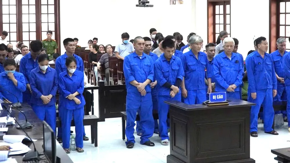 Các bị cáo tại phiên tòa. Ảnh: V.H