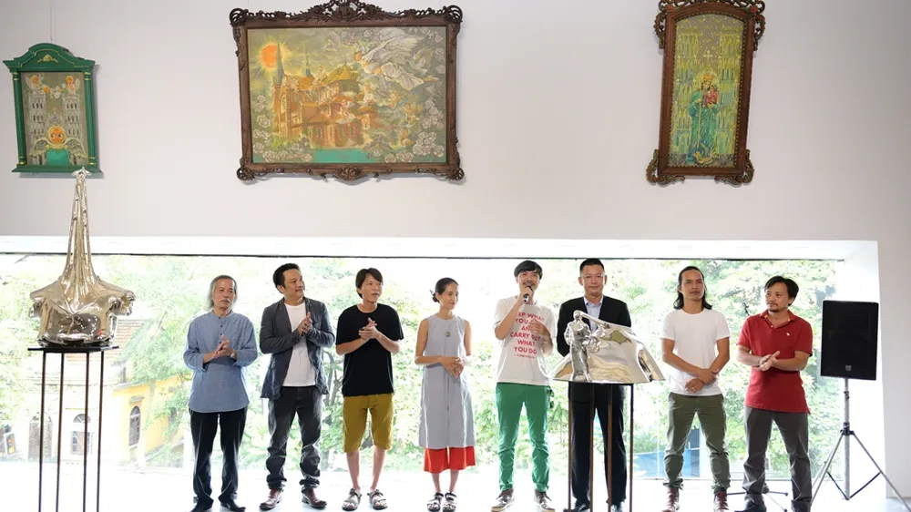 Các họa sĩ tham gia đợt trưng bày